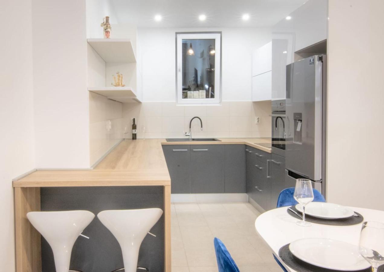 Apartment Cvita Free Beach Parking Makarska Ngoại thất bức ảnh