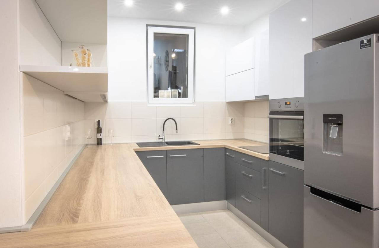 Apartment Cvita Free Beach Parking Makarska Ngoại thất bức ảnh