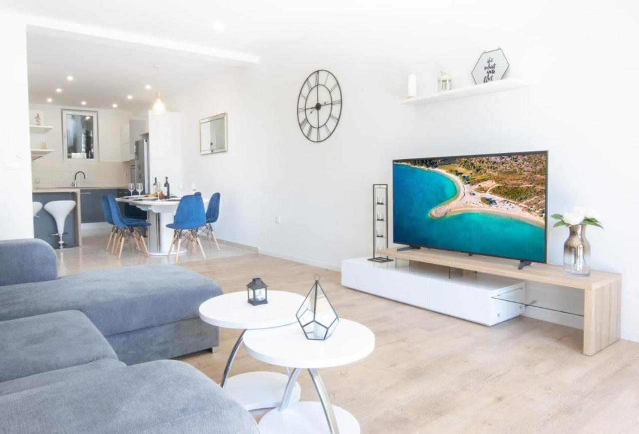 Apartment Cvita Free Beach Parking Makarska Ngoại thất bức ảnh